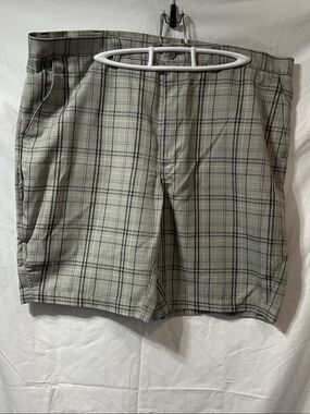 Haggar Light Gray Plaid Flat-Front Shorts